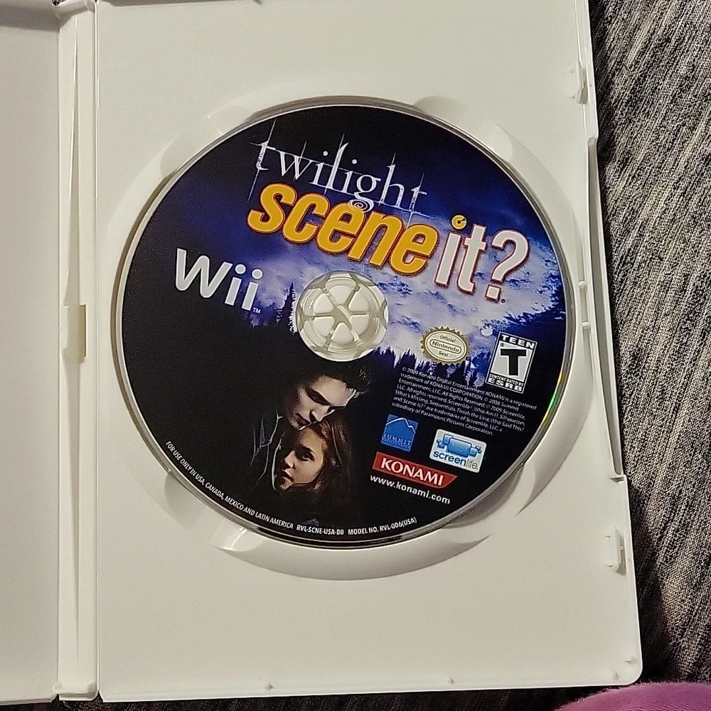 Nintendo Wii Game - Scene It? Twilight Edition Used Condition